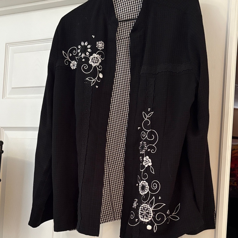 Vintage Embroidered Black Jacket for Women